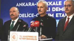 Ankara-İstanbul Arası 80 Dakikaya İniyor! Bakan Uraloğlu'ndan Süper Hızlı Tren Müjdesi!