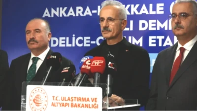 Ankara-İstanbul Arası 80 Dakikaya İniyor! Bakan Uraloğlu'ndan Süper Hızlı Tren Müjdesi!